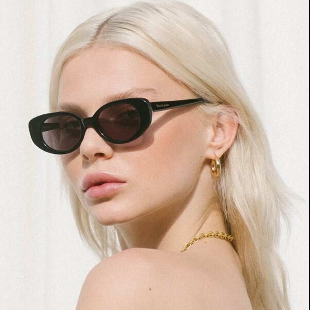 VELVET CANYON - A LA PLAGE SUNNIES